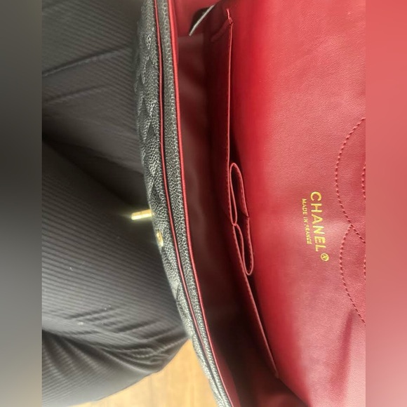 CHANEL bag hasn’t been used in good condition - Picture 7 of 10